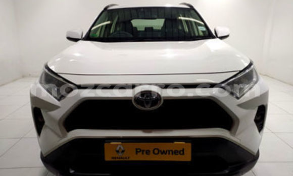 Buy Used Toyota RAV4 White Car in Xai-Xai in Gaza Buy Used Toyota RAV4 White Car in Xai-Xai in Gaza