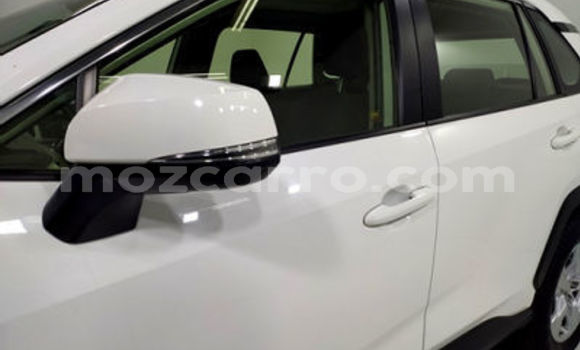 Buy Used Toyota RAV4 White Car in Xai-Xai in Gaza Buy Used Toyota RAV4 White Car in Xai-Xai in Gaza