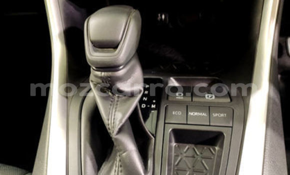 Buy Used Toyota RAV4 White Car in Xai-Xai in Gaza Buy Used Toyota RAV4 White Car in Xai-Xai in Gaza