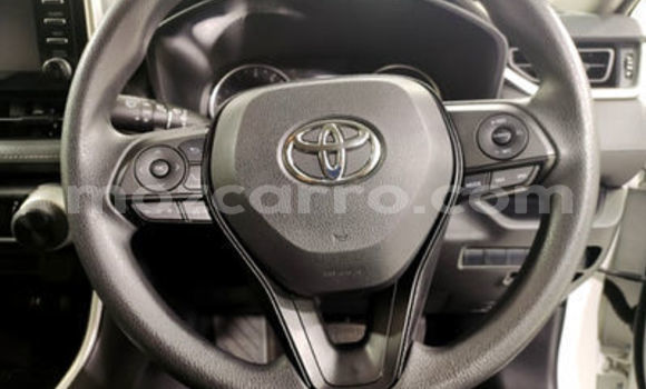 Buy Used Toyota RAV4 White Car in Xai-Xai in Gaza Buy Used Toyota RAV4 White Car in Xai-Xai in Gaza