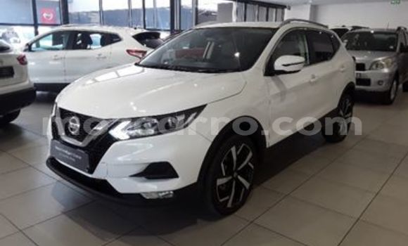 Buy Used Nissan Qashqai White Car in Mecula in Niassa Buy Used Nissan Qashqai White Car in Mecula in Niassa