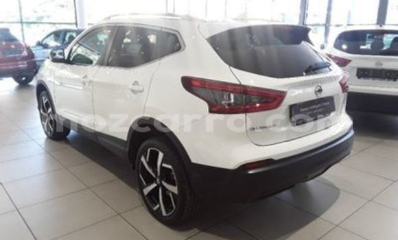 Buy Used Nissan Qashqai White Car in Mecula in Niassa Buy Used Nissan Qashqai White Car in Mecula in Niassa