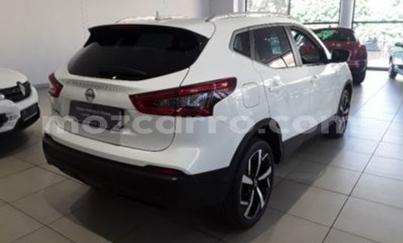 Buy Used Nissan Qashqai White Car in Mecula in Niassa Buy Used Nissan Qashqai White Car in Mecula in Niassa