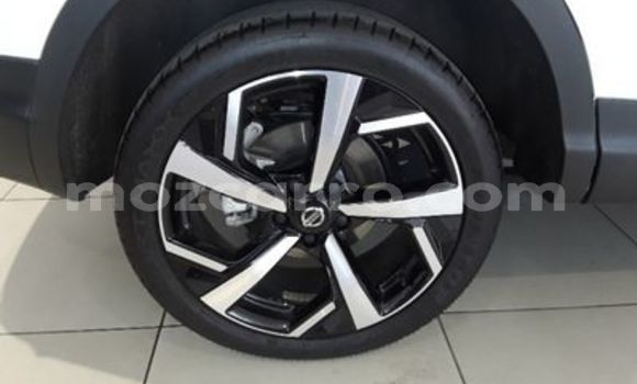 Buy Used Nissan Qashqai White Car in Mecula in Niassa Buy Used Nissan Qashqai White Car in Mecula in Niassa
