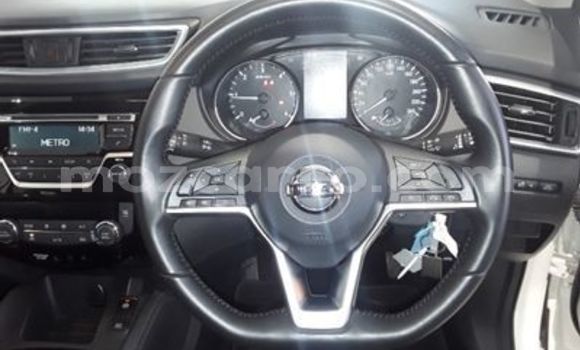 Buy Used Nissan Qashqai White Car in Mecula in Niassa Buy Used Nissan Qashqai White Car in Mecula in Niassa