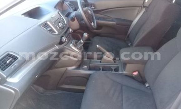 Buy Used Honda CR-V White Car in Chimoio in Manica Buy Used Honda CR-V White Car in Chimoio in Manica