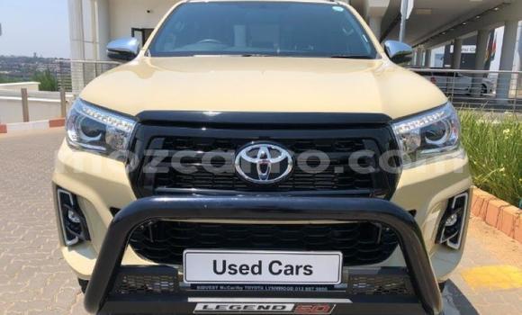 Comprar Usado Toyota Hilux Castanho Carro em Maputo em Maputo