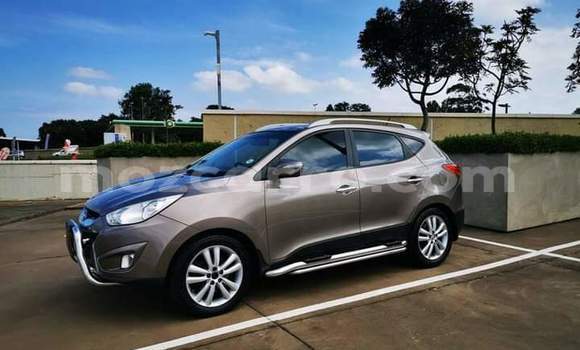 Buy Used Hyundai ix35 Silver Car in Nampula in Nampula