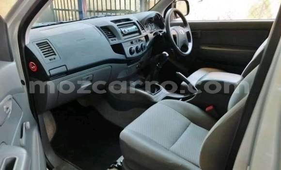 Tenga Imported Toyota Hilux Sirivha Mota in Zumbo in Tete Tenga Imported Toyota Hilux Sirivha Mota in Zumbo in Tete