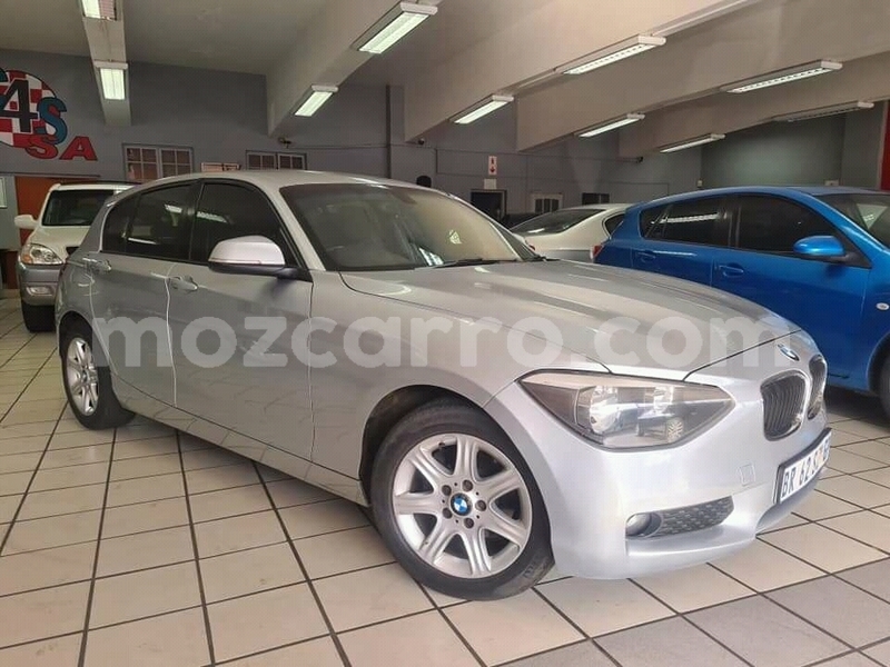 Big with watermark bmw 3 series tete mutarara 9543