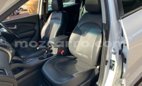 Buy Used Hyundai ix35 White Car in Maputo in Maputo Buy Used Hyundai ix35 White Car in Maputo in Maputo