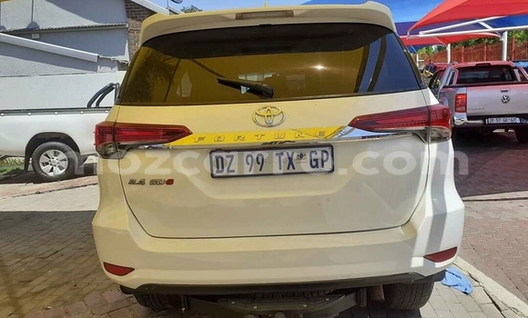 Tenga Tsaru Toyota Fortuner Chena Mota in Achachinja in Tete Tenga Tsaru Toyota Fortuner Chena Mota in Achachinja in Tete