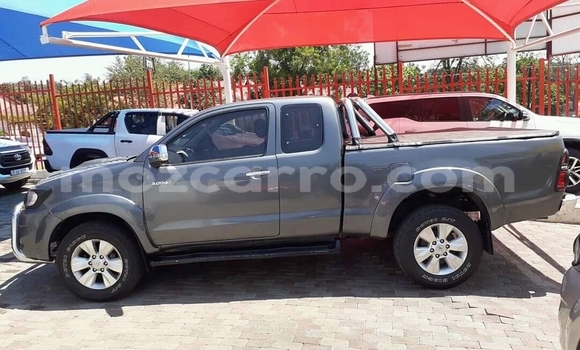 Tenga Tsaru Toyota Hilux Sirivha Mota in Achachinja in Tete Tenga Tsaru Toyota Hilux Sirivha Mota in Achachinja in Tete