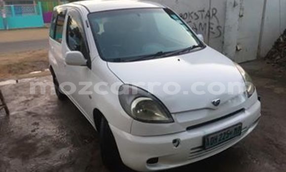 Comprar Usado Toyota FunCargo Branco Carro em Maputo em Maputo Comprar Usado Toyota FunCargo Branco Carro em Maputo em Maputo