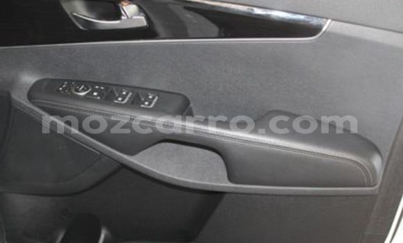 Buy Used Kia Sorento White Car in Beira in Sofala Buy Used Kia Sorento White Car in Beira in Sofala