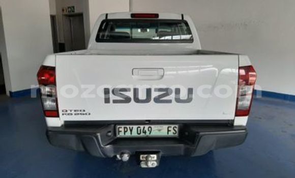 Buy Used Isuzu KB White Car in Beira in Sofala Buy Used Isuzu KB White Car in Beira in Sofala
