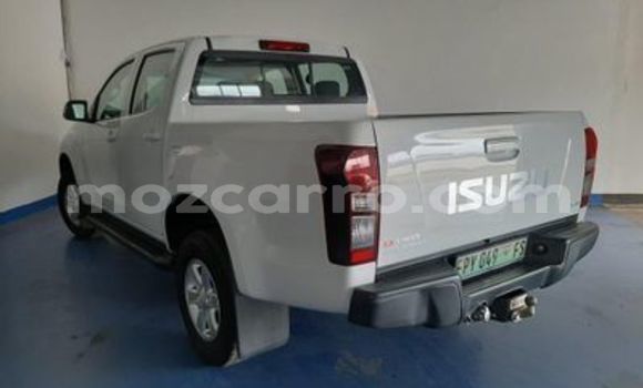 Buy Used Isuzu KB White Car in Beira in Sofala Buy Used Isuzu KB White Car in Beira in Sofala