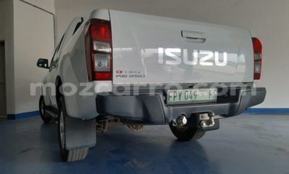 Buy Used Isuzu KB White Car in Beira in Sofala Buy Used Isuzu KB White Car in Beira in Sofala