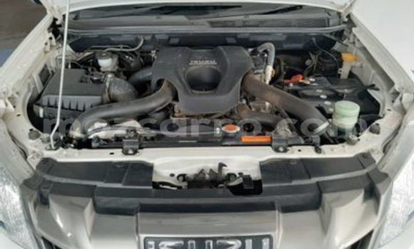 Buy Used Isuzu KB White Car in Beira in Sofala Buy Used Isuzu KB White Car in Beira in Sofala