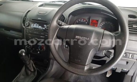 Buy Used Isuzu KB White Car in Beira in Sofala Buy Used Isuzu KB White Car in Beira in Sofala