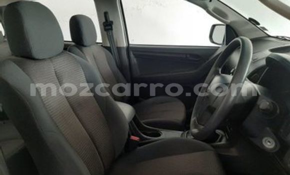 Buy Used Isuzu KB White Car in Beira in Sofala Buy Used Isuzu KB White Car in Beira in Sofala