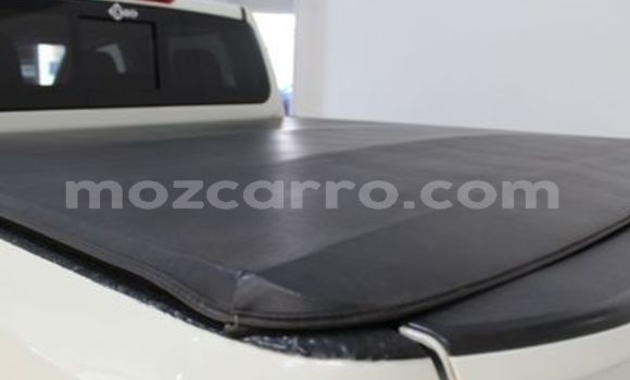 Buy Used Nissan Navara White Car in Chimoio in Manica Buy Used Nissan Navara White Car in Chimoio in Manica