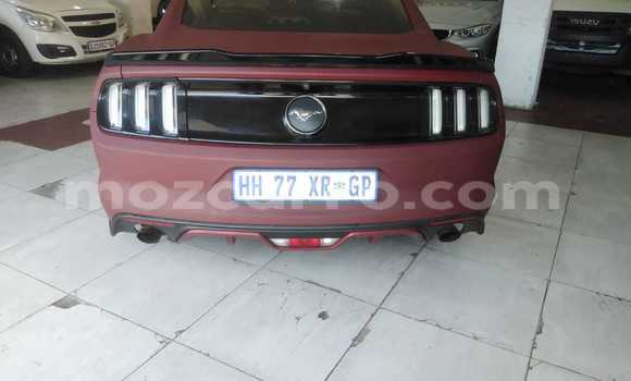 Tenga Tsaru Ford Mustang Tsvuku Mota in Achachinja in Tete Tenga Tsaru Ford Mustang Tsvuku Mota in Achachinja in Tete