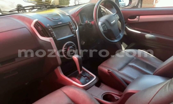 Tenga Tsaru Isuzu KB Bhuruu Mota in Achachinja in Tete Tenga Tsaru Isuzu KB Bhuruu Mota in Achachinja in Tete