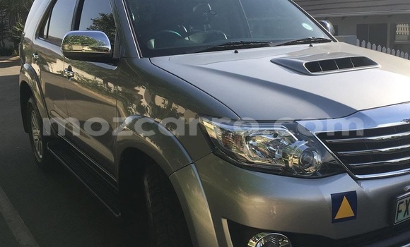Comprar Usado Toyota Fortuner Prata Carro em Mutarara em Tete Comprar Usado Toyota Fortuner Prata Carro em Mutarara em Tete