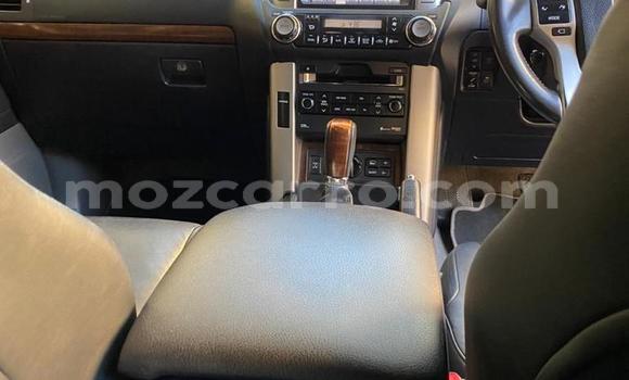 Nunua Ilio tumika Toyota Prado Fedha Gari ndani ya Maputo nchini Maputo Nunua Ilio tumika Toyota Prado Fedha Gari ndani ya Maputo nchini Maputo