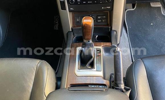 Nunua Ilio tumika Toyota Prado Fedha Gari ndani ya Maputo nchini Maputo Nunua Ilio tumika Toyota Prado Fedha Gari ndani ya Maputo nchini Maputo