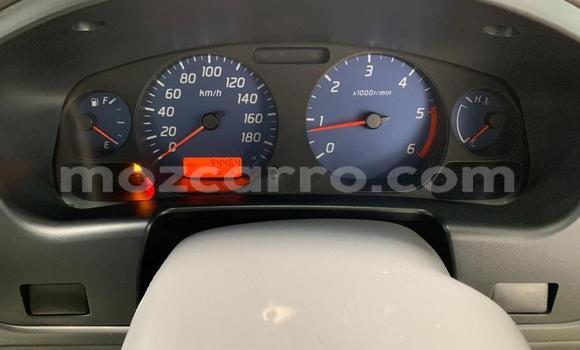 Comprar Usado Nissan NP 300 Branco Carro em Beira em Sofala Comprar Usado Nissan NP 300 Branco Carro em Beira em Sofala