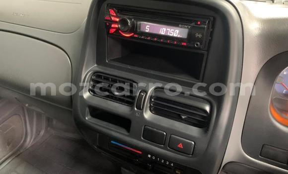 Comprar Usado Nissan NP 300 Branco Carro em Beira em Sofala Comprar Usado Nissan NP 300 Branco Carro em Beira em Sofala