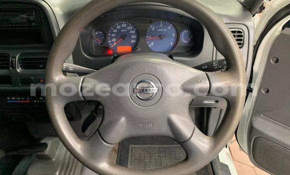 Comprar Usado Nissan NP 300 Branco Carro em Beira em Sofala Comprar Usado Nissan NP 300 Branco Carro em Beira em Sofala
