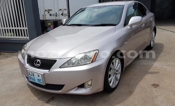 Comprar Usado Lexus IS Bege Carro em Ancuabe em Cabo Delgado