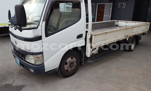 Comprar Usado Toyota Dyna Branco Carro em Ancuabe em Cabo Delgado