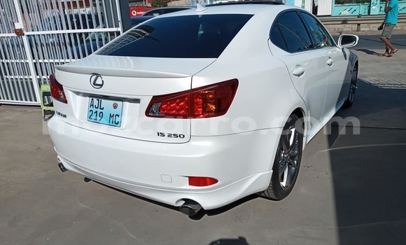 Buy Used Lexus IS White Car in Ancuabe in Cabo Delgado Buy Used Lexus IS White Car in Ancuabe in Cabo Delgado