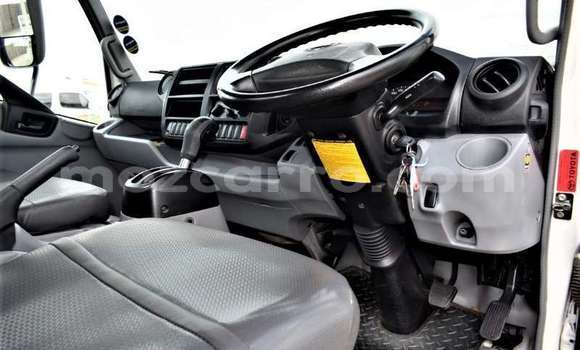 Comprar Usado Hino 300 Series Branco Caminhão em Maputo em Maputo Comprar Usado Hino 300 Series Branco Caminhão em Maputo em Maputo