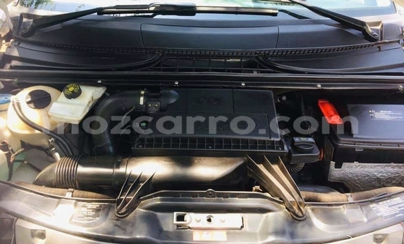 Tenga Tsaru Mercedes‒Benz Vito Chena Mota in Achachinja in Tete Tenga Tsaru Mercedes‒Benz Vito Chena Mota in Achachinja in Tete