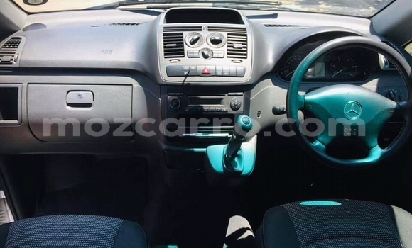 Tenga Tsaru Mercedes‒Benz Vito Chena Mota in Achachinja in Tete Tenga Tsaru Mercedes‒Benz Vito Chena Mota in Achachinja in Tete