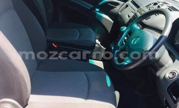 Tenga Tsaru Mercedes‒Benz Vito Chena Mota in Achachinja in Tete Tenga Tsaru Mercedes‒Benz Vito Chena Mota in Achachinja in Tete