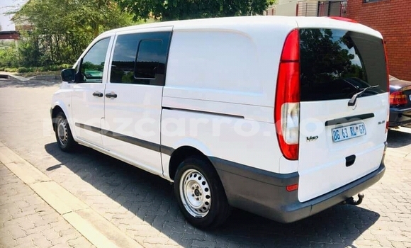 Tenga Tsaru Mercedes‒Benz Vito Chena Mota in Achachinja in Tete Tenga Tsaru Mercedes‒Benz Vito Chena Mota in Achachinja in Tete