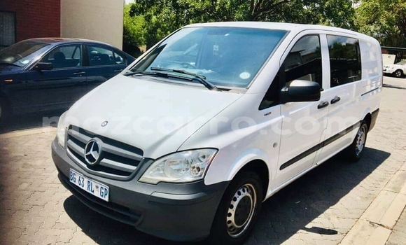 Tenga Tsaru Mercedes‒Benz Vito Chena Mota in Achachinja in Tete Tenga Tsaru Mercedes‒Benz Vito Chena Mota in Achachinja in Tete