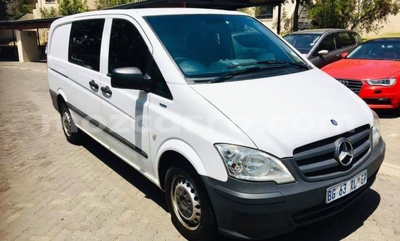 Tenga Tsaru Mercedes‒Benz Vito Chena Mota in Achachinja in Tete Tenga Tsaru Mercedes‒Benz Vito Chena Mota in Achachinja in Tete