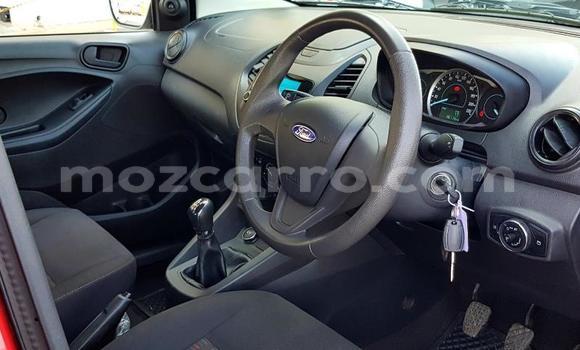 Tenga Tsaru Ford F-150 Tsvuku Mota in Achachinja in Tete Tenga Tsaru Ford F-150 Tsvuku Mota in Achachinja in Tete