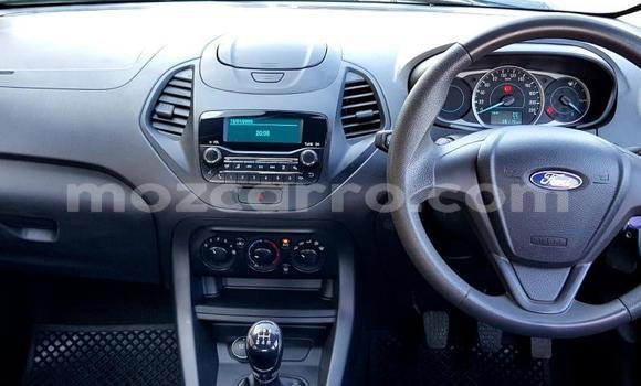 Tenga Tsaru Ford F-150 Tsvuku Mota in Achachinja in Tete Tenga Tsaru Ford F-150 Tsvuku Mota in Achachinja in Tete