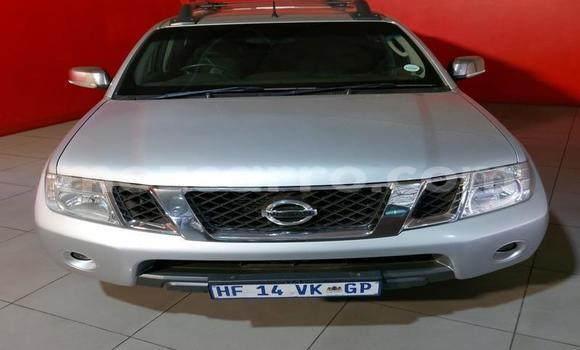 Comprar Usado Nissan Navara Prata Carro em Balama em Cabo Delgado Comprar Usado Nissan Navara Prata Carro em Balama em Cabo Delgado