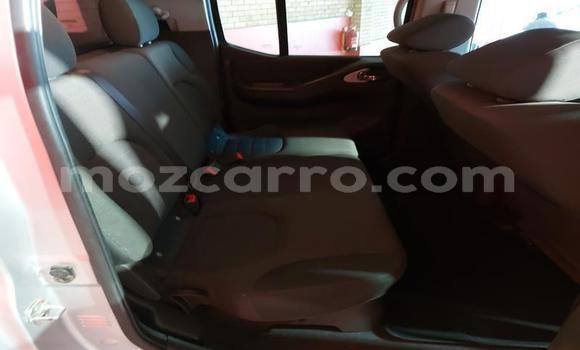 Comprar Usado Nissan Navara Prata Carro em Balama em Cabo Delgado Comprar Usado Nissan Navara Prata Carro em Balama em Cabo Delgado