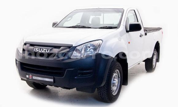 Comprar Usado Isuzu KB Branco Carro em Balama em Cabo Delgado Comprar Usado Isuzu KB Branco Carro em Balama em Cabo Delgado