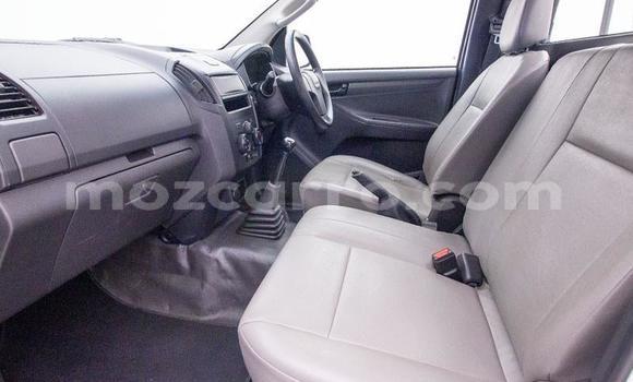 Comprar Usado Isuzu KB Branco Carro em Balama em Cabo Delgado Comprar Usado Isuzu KB Branco Carro em Balama em Cabo Delgado